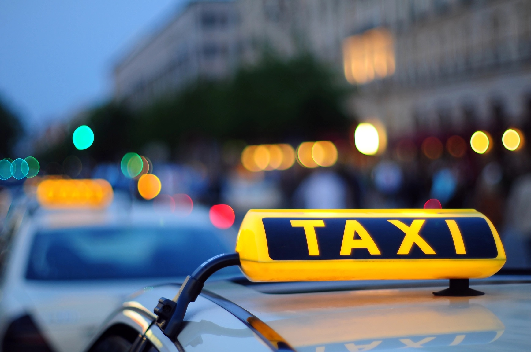 Почему передвижение в такси так популярно? Преимущества служб такси