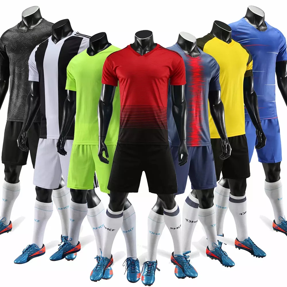 Спортивная одежда и футбольная форма