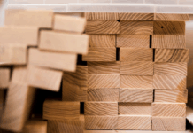 Использование обрезного бруса в строительстве: плюсы и ограничения