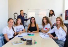 Традиции и обычаи: почему британцы так любят чай